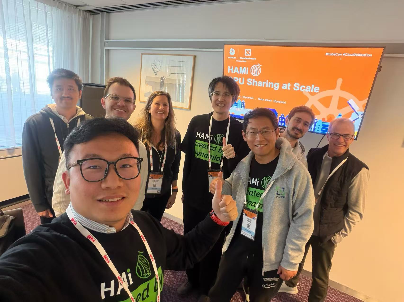 The HAMi core maintainer team exchanging GPU sharing insights with the CNCF TOC, Red Hat, and the vLLM community