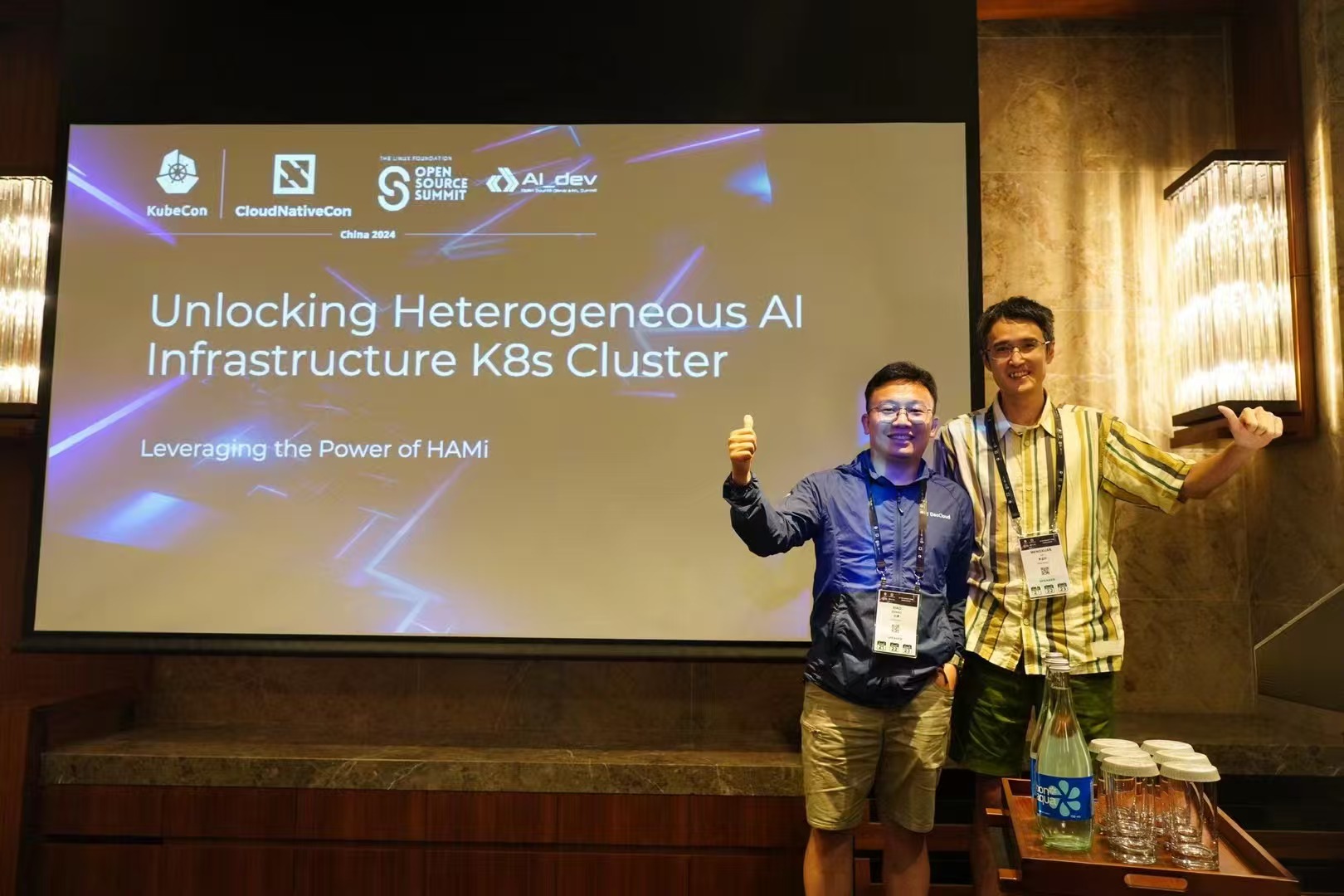 Zhang Xiao and Li Mengxuan at KubeCon Hong Kong 2024